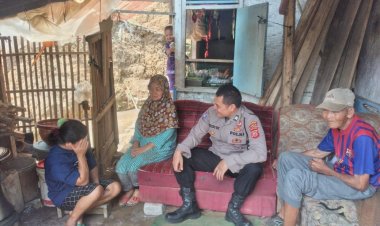 ‎Bhabinkamtibmas Polsek Cigalontang Bripka Herdis HK, melaksanakan kegiatan silaturahmi dengan warga Cigalontang